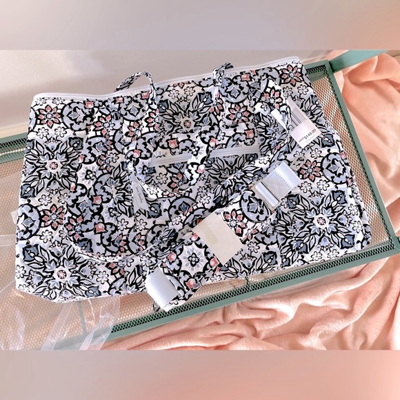 Vera Bradley Deluxe Travel Tote Bag ✨ Lisbon Medallion - Picture 5 of 16